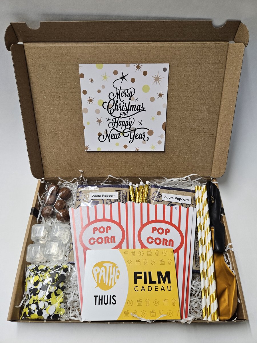 Film Pret Pakket - Merry Christmas and Happy New Year met filmcadeaubon, mystery card met persoonlijke (video)boodschap en vele film-feestartikelen | Verjaardag | Jubileum | Zomaar